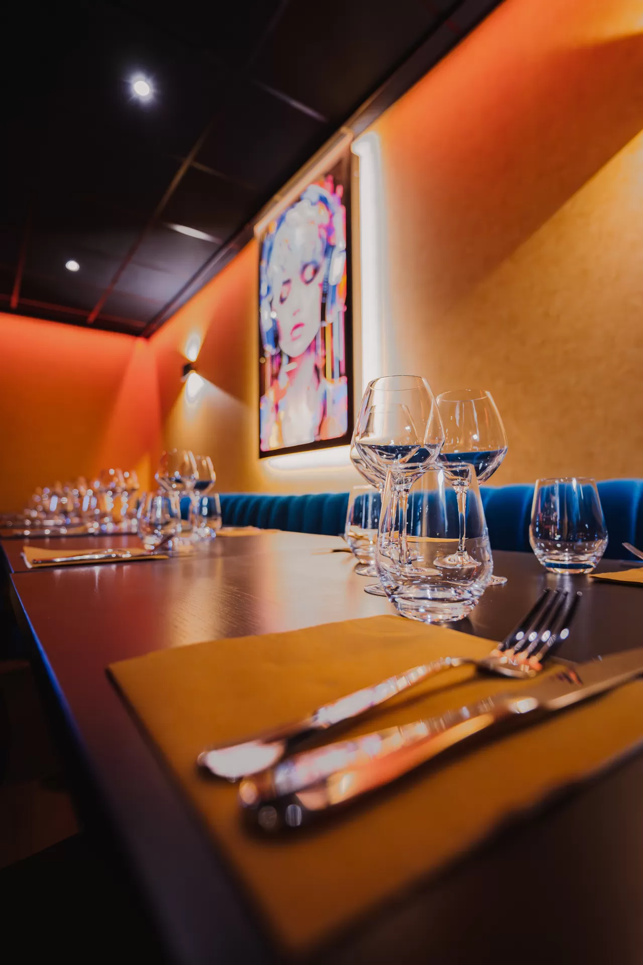 Le Rendez-Vous Interior